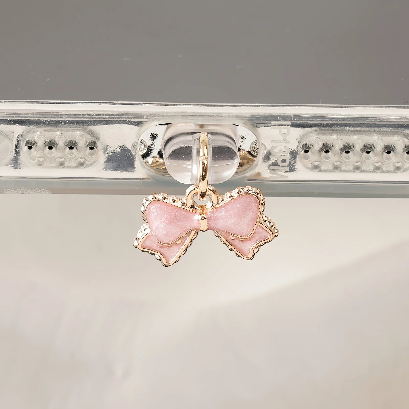 1 Exquisite Pink and White Bow-Shaped Phone Dust Plug, Gift for Couples/Family and Friends, Suitable for Iphone/Type-C Models, Phone Accessory