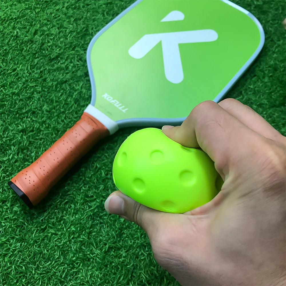 3Pcs/Box Quiet Foam Pickleballs Perfect for Indoor & Outdoor Practice & Training PU Foam Material for Reduced Noise 2 Colors