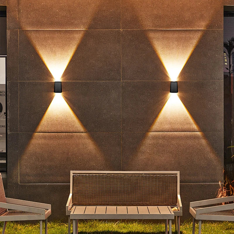 Solar Outdoor Light, Smart Light Sensors and Automatic Switches, Ideal for Gardens, Courtyards, and Walkways